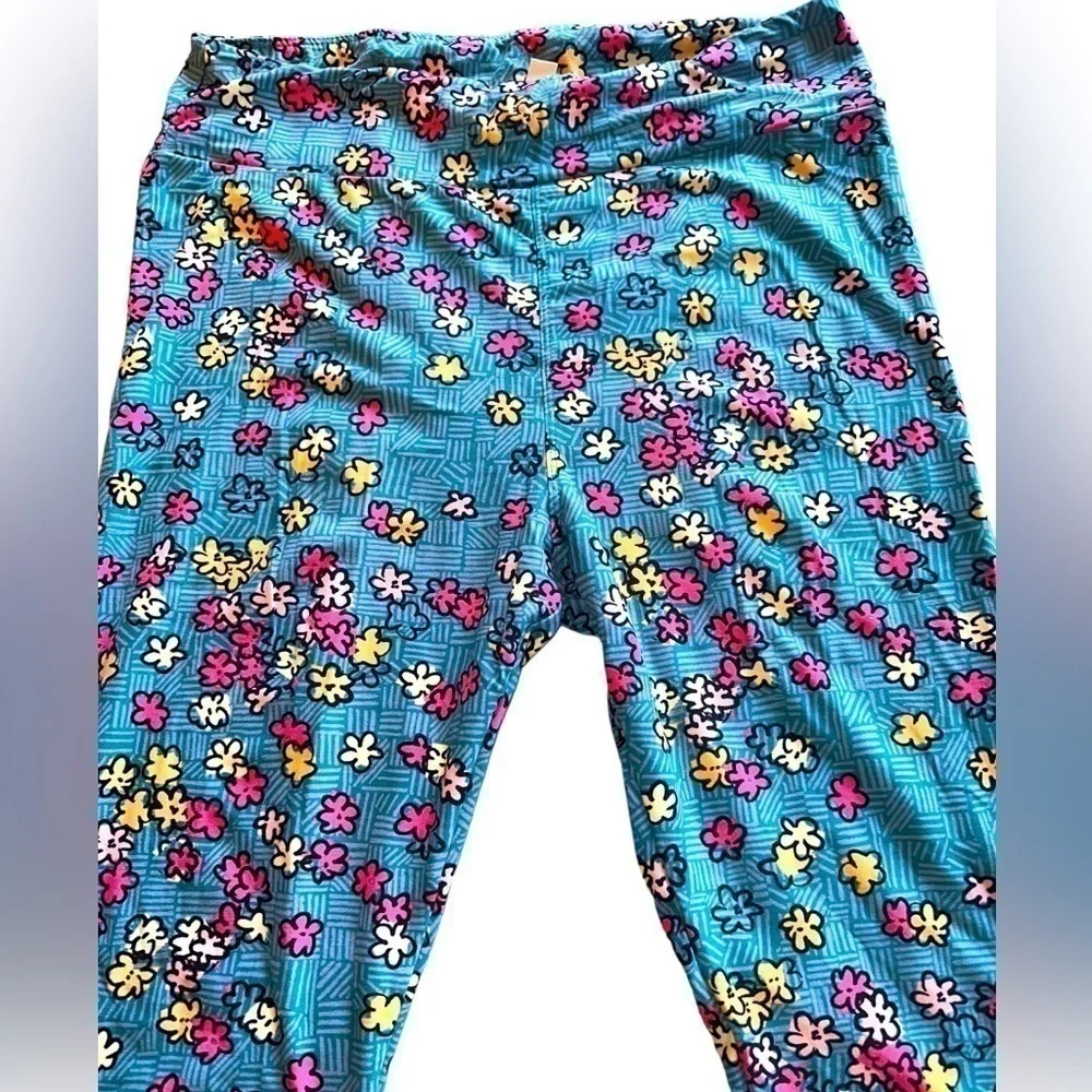 Lularoe TC blue ditsy floral legging. Perfect Summer floral! NWOT - Picture 2 of 6